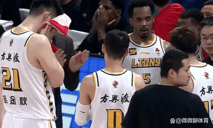 触目惊心：球队在比赛中守住胜利赢得三分