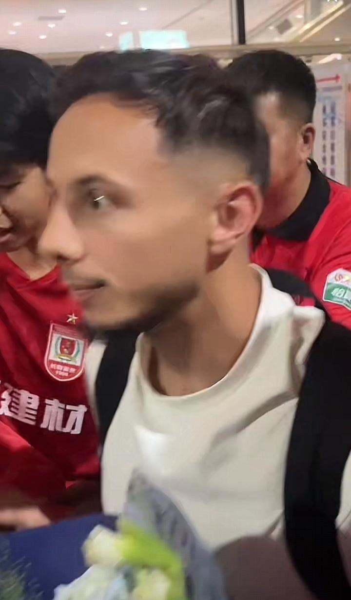 亚眠球员助攻率高位列联赛前列的简单介绍