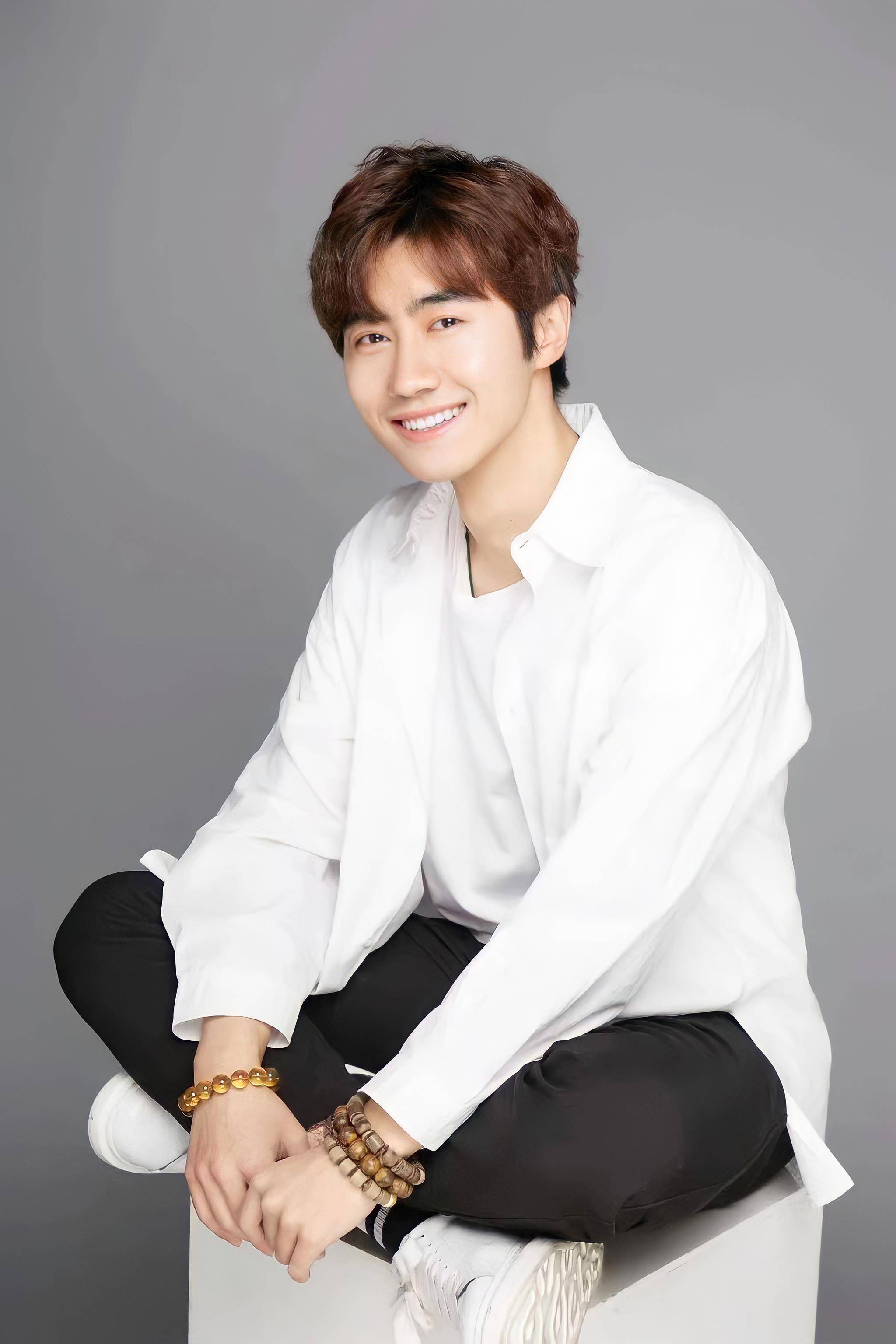 深圳新星笑迎冠军,实现梦想终点 深圳新星笑迎冠军,实现梦想终点