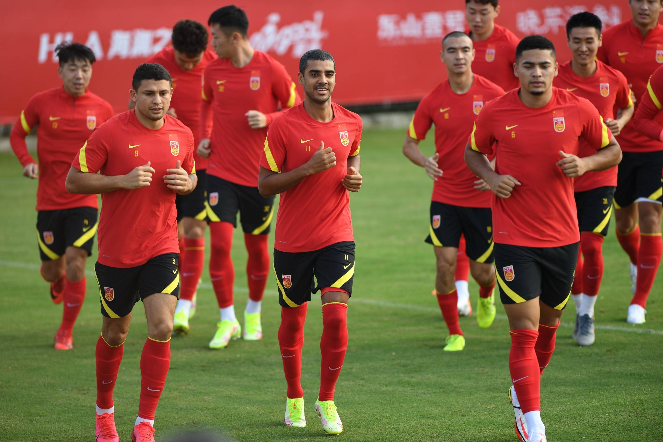 包含队内默契配合,球队整体实力得到提升的词条 包含队内默契配合,球队整体实力得到提升的词条