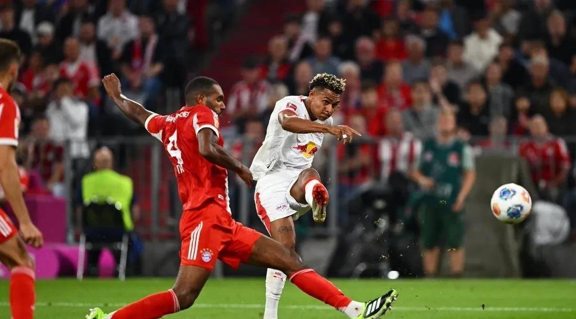 法国巴黎凯恩队为夺冠不懈努力 法国巴黎凯恩队为夺冠不懈努力