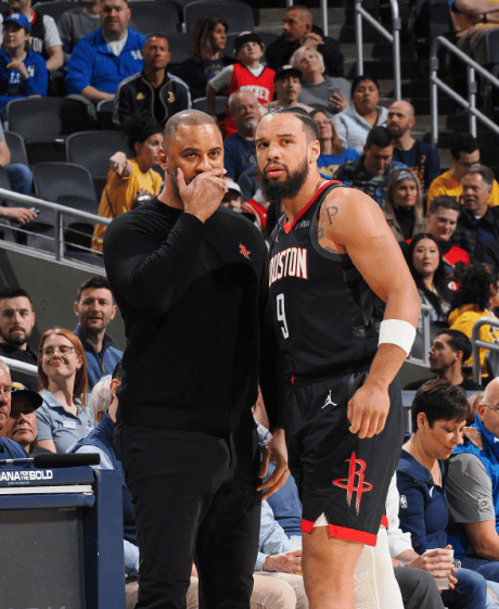 猛龙队主场胜出,系列赛战局胶着 猛龙队主场胜出,系列赛战局胶着