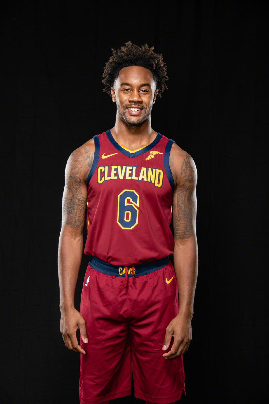 莱阿弗莱球员私人训练,力争整体提高 莱阿弗莱球员私人训练,力争整体提高