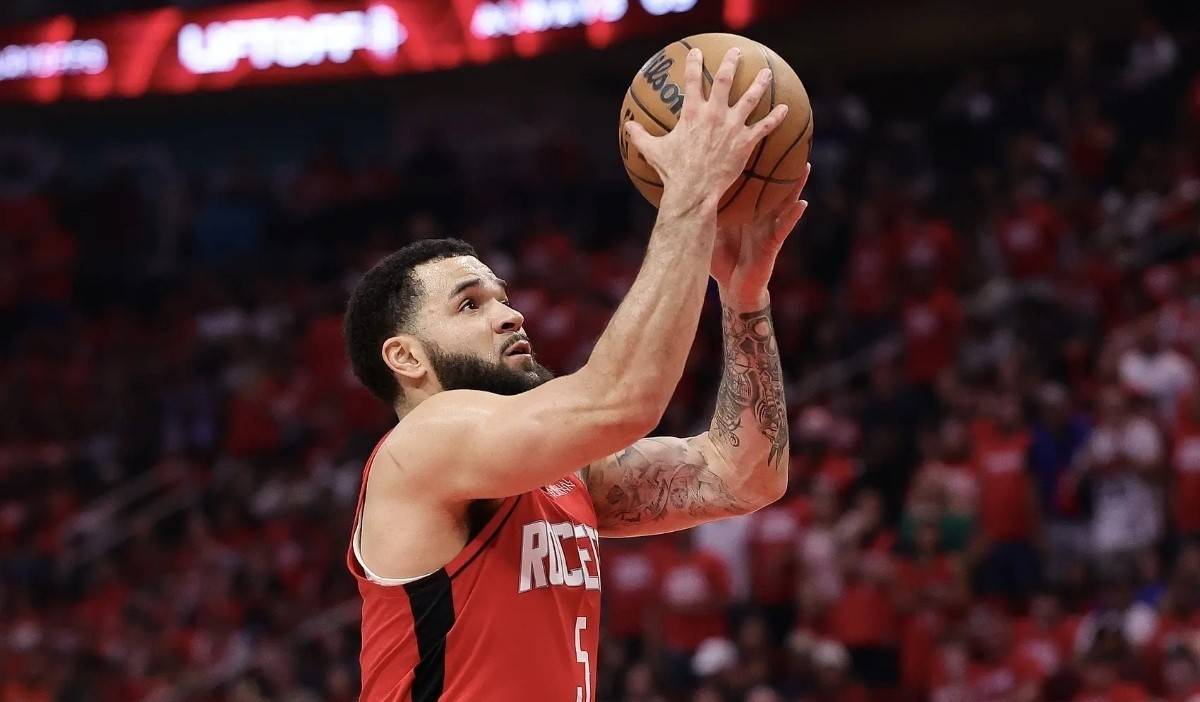 火箭队明星球员受伤,球队成绩下滑 火箭队明星球员受伤,球队成绩下滑