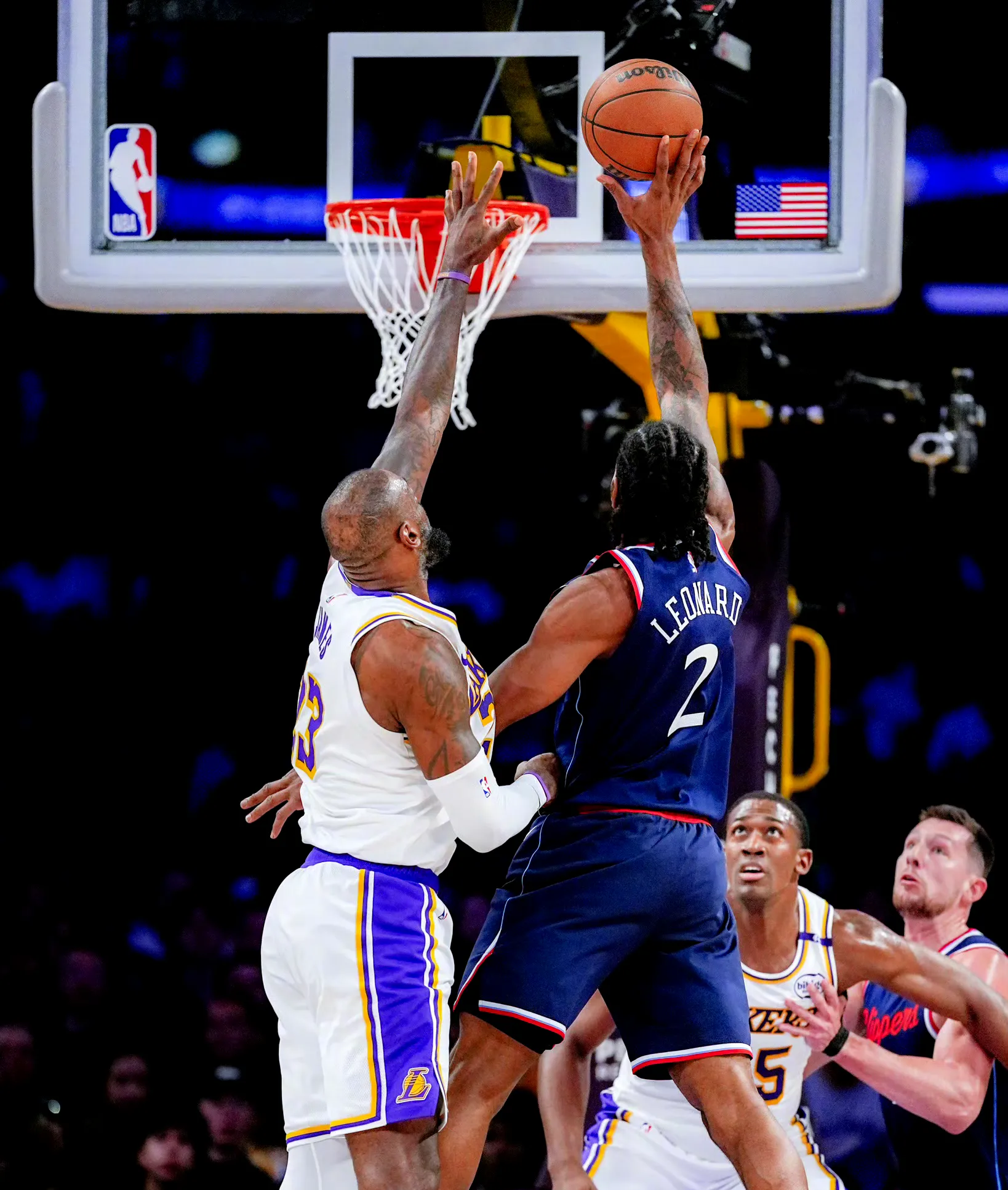 快船队交易巴特勒，加强球队内线