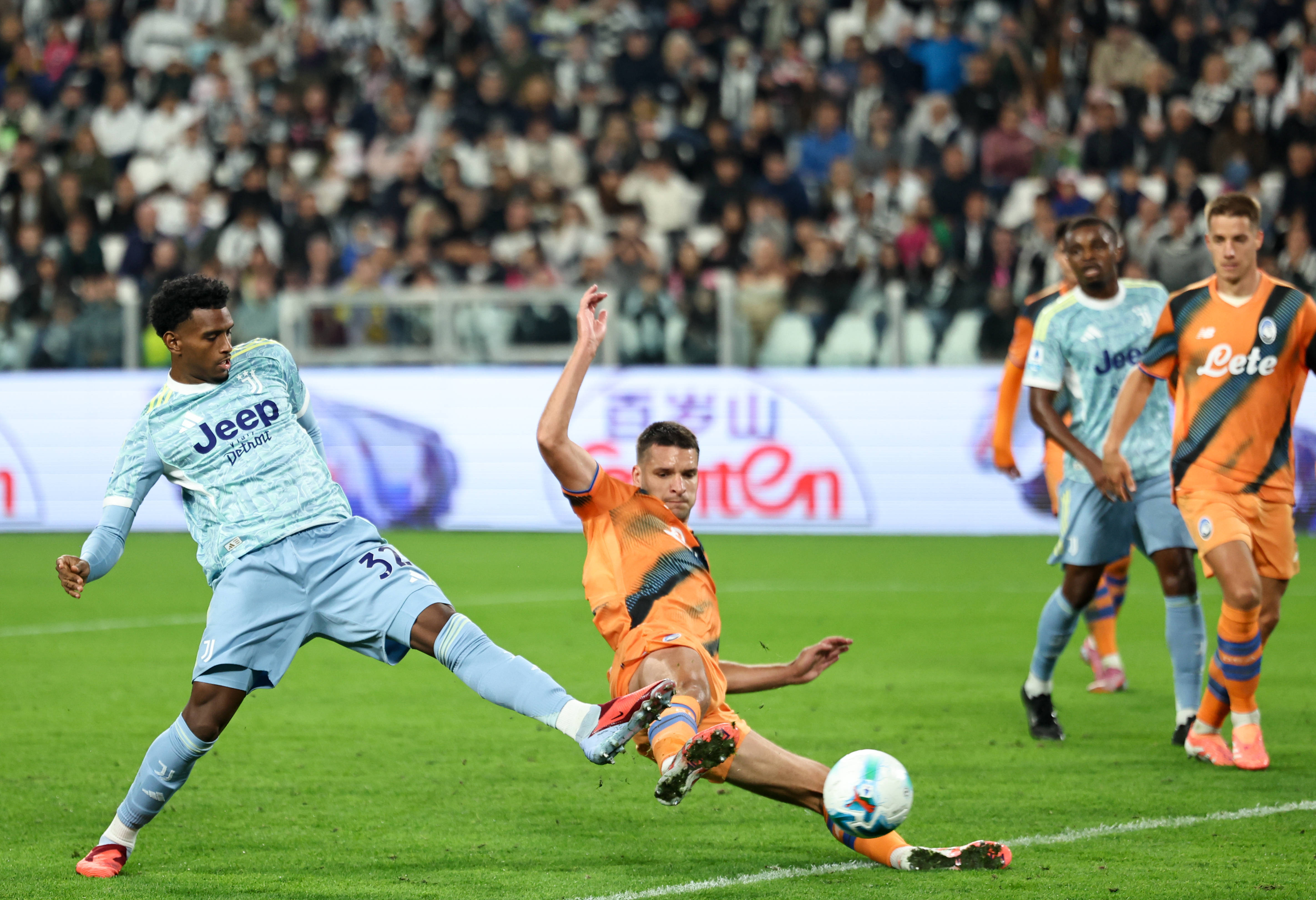 尤文图斯主场不敌亚特兰大，遭遇意外失利